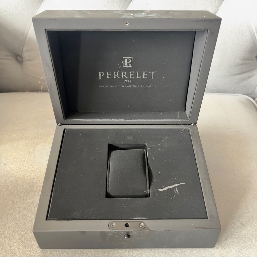 PERRELET Black Wooden Watch Box + Outer Boxes

8.5x6.5x5 inches